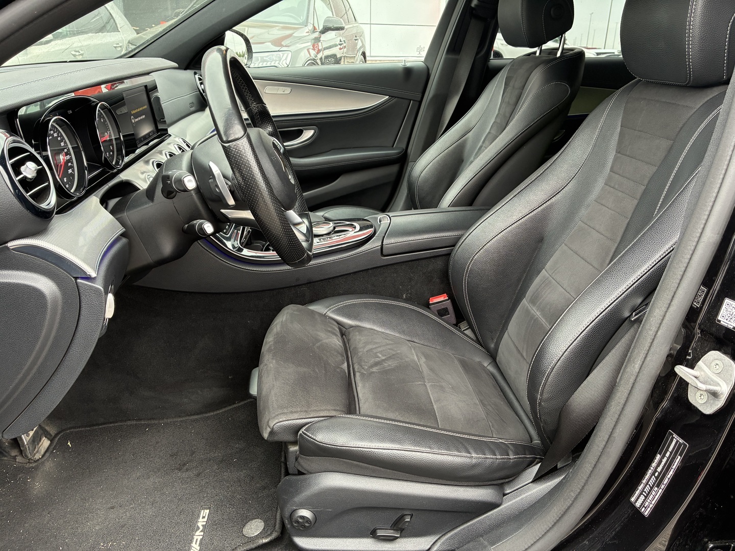 Mercedes-Benz - E - 220 D 4MATIC AMG // Webasto / Burmester / Multibeam / Kamera / Koukku / Night paketti - Farmari