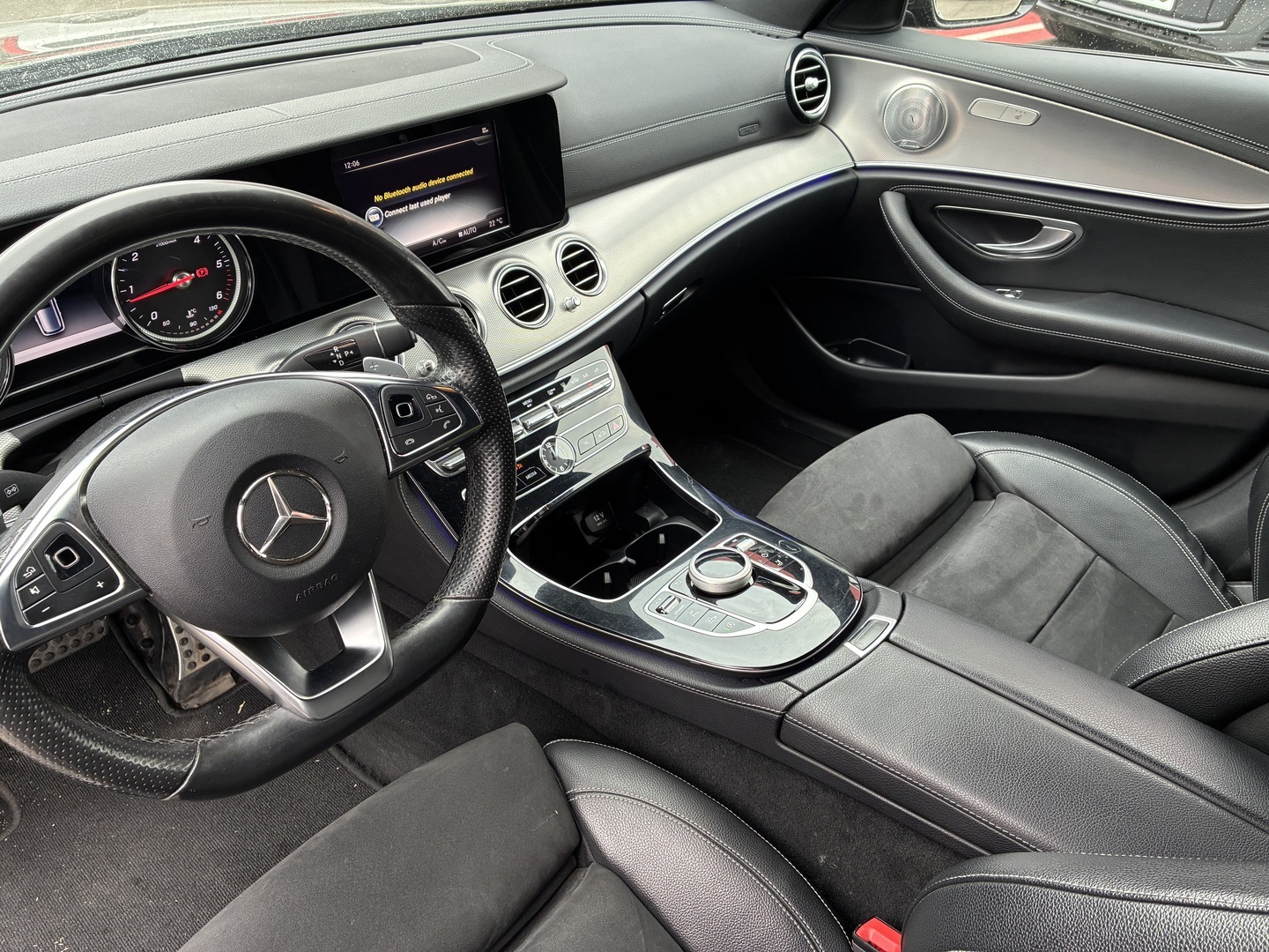 Mercedes-Benz - E - 220 D 4MATIC AMG // Webasto / Burmester / Multibeam / Kamera / Koukku / Night paketti - Farmari