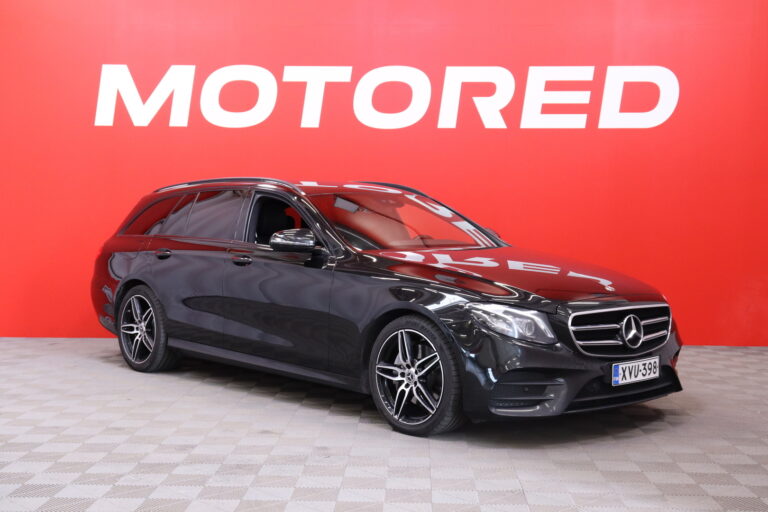 Mercedes-Benz - E - 220 d 4Matic T A Premium Business AMG // Webasto / Burmester / Multibeam / Kamera / Koukku / Night paketti - Farmari