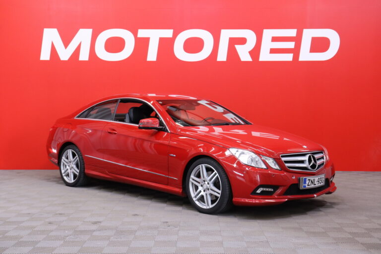 Mercedes-Benz - E - 200 CGI BE A // AMG sisä ja ulkopaketti / Xenon / Vakkari / Tutkat / Autom. ilmastointi // - Coupe