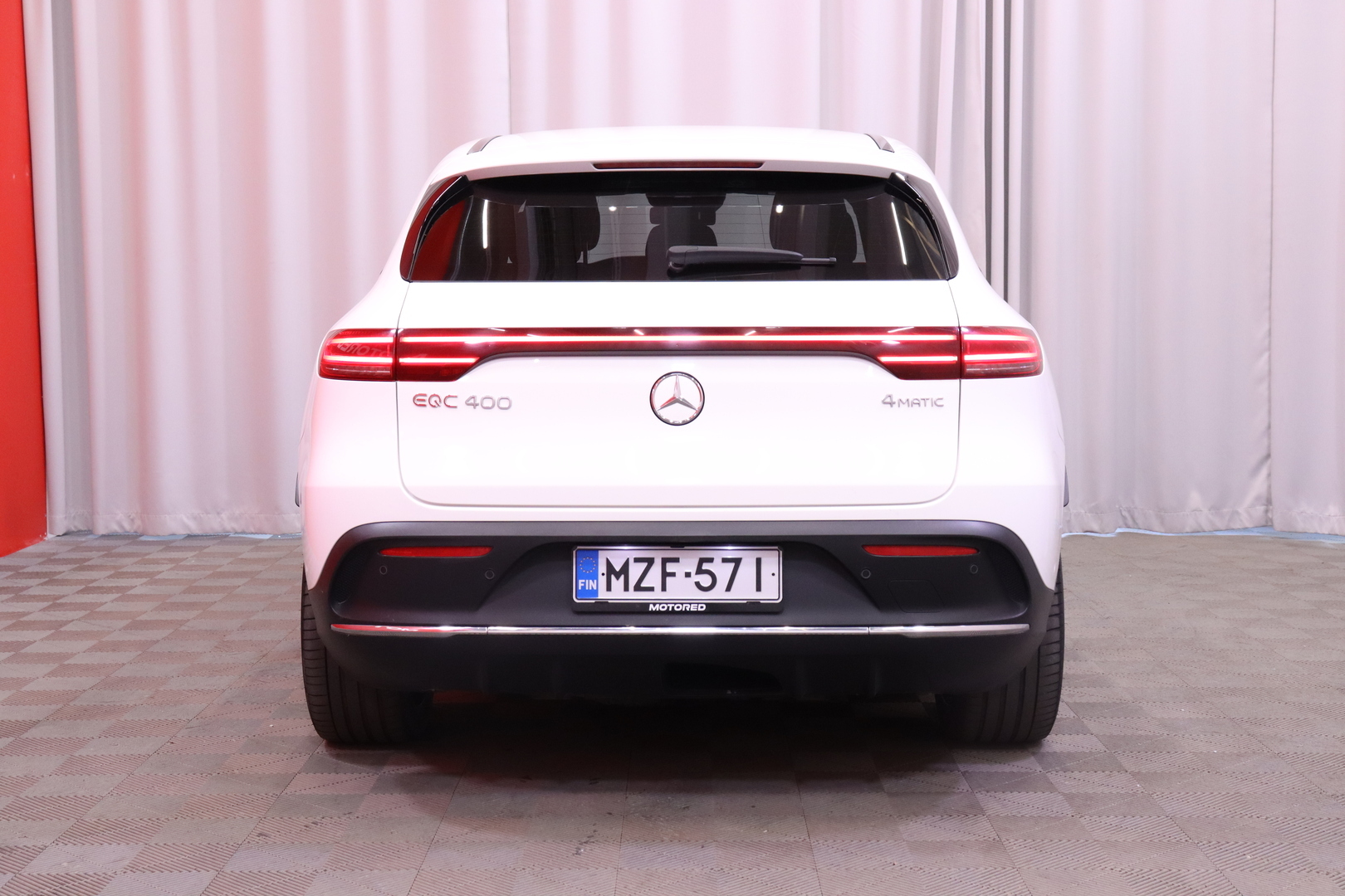 Mercedes-Benz - EQC - 400 4MATIC Business AMG // BURMESTER / 1-Om / Suomi-auto / Distronic+ / Burmester / Koukku / HUD / 360° / Muistipenkit / LED // - Maastoauto