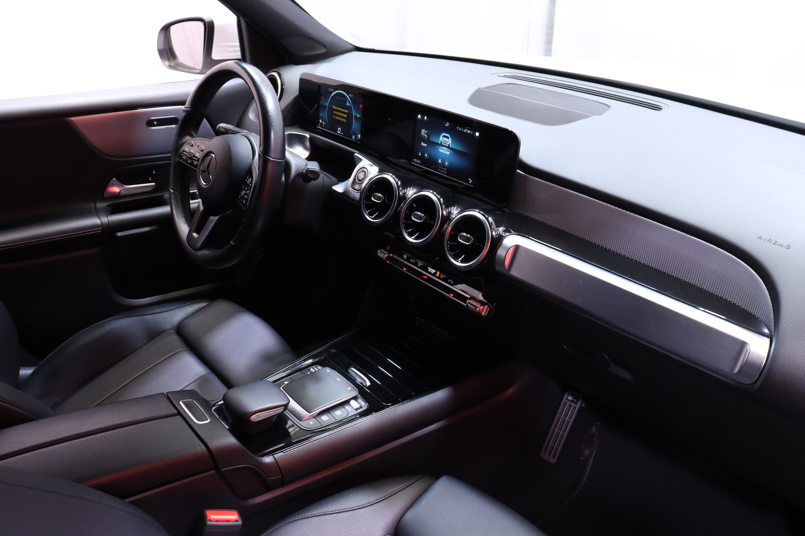 Mercedes-Benz - GLB - 200 d 4MATIC A Business 7P // 1.om Suomi-auto / Multibeam / Kamera / IHC+ / koukku / Vakkari / Lohko & Puhallin // - Maastoauto