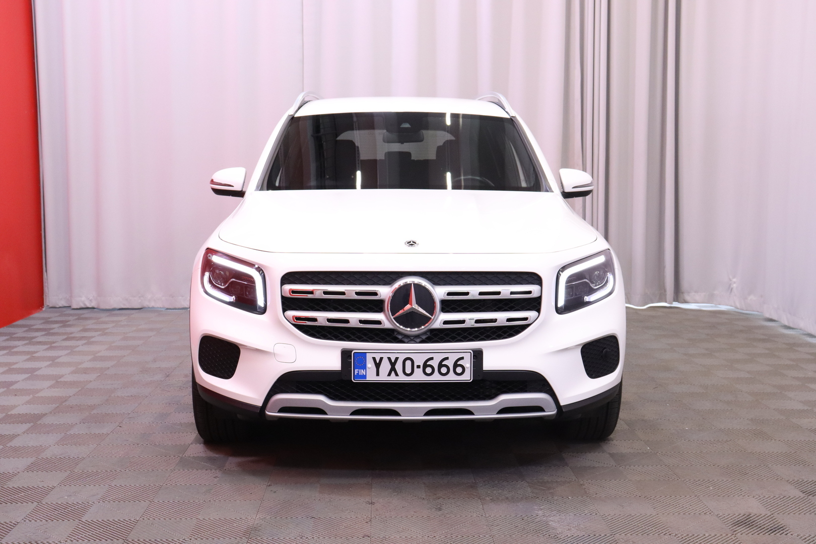 Mercedes-Benz - GLB - 200 d 4MATIC A Business 7P // 1.om Suomi-auto / Multibeam / Kamera / IHC+ / koukku / Vakkari / Lohko & Puhallin // - Maastoauto