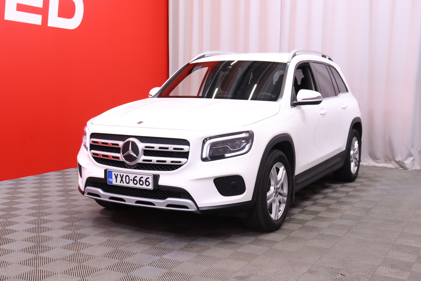 Mercedes-Benz - GLB - 200 d 4MATIC A Business 7P // 1.om Suomi-auto / Multibeam / Kamera / IHC+ / koukku / Vakkari / Lohko & Puhallin // - Maastoauto