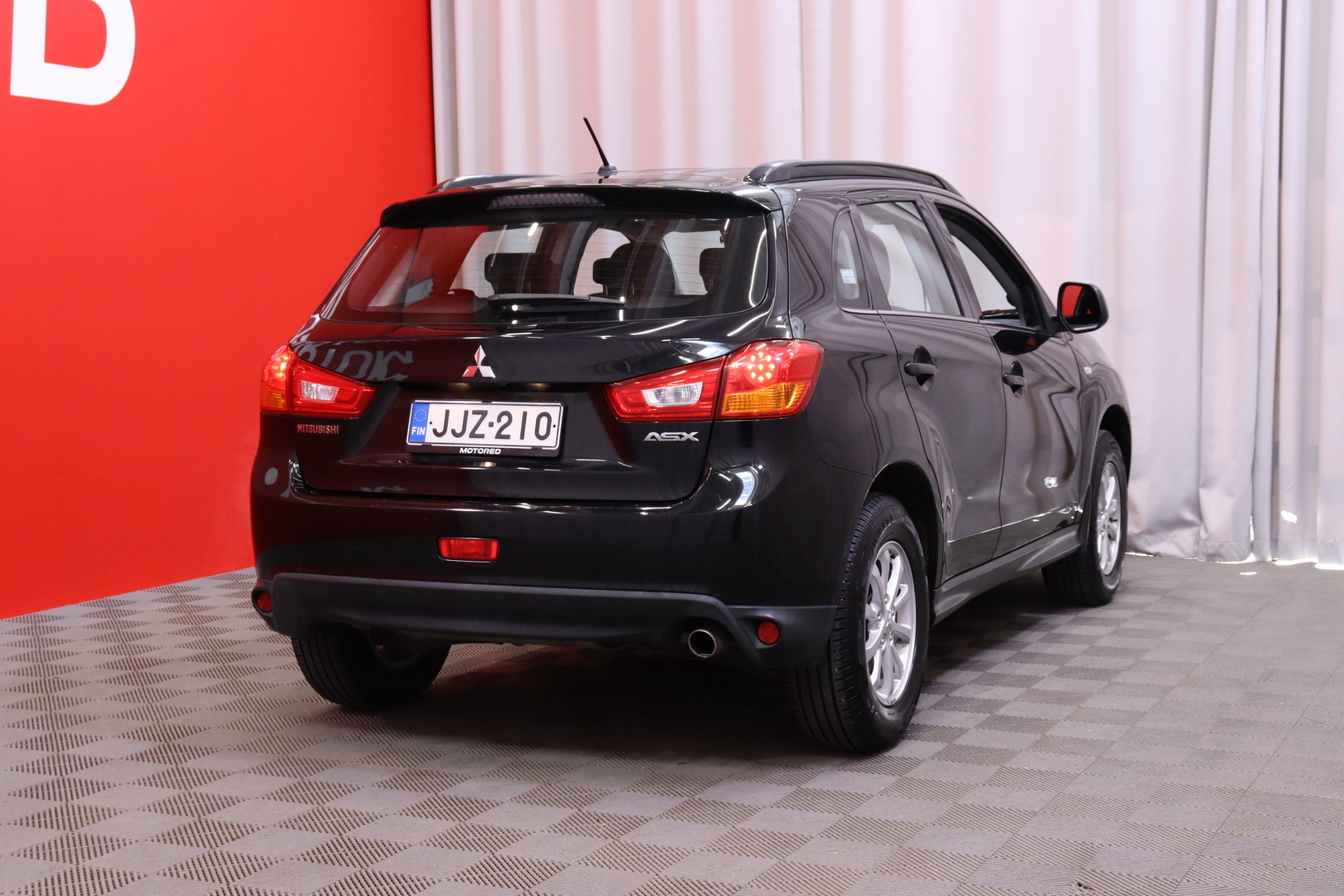 Mitsubishi - ASX - 1,6 MIVEC Invite 5MT // Autom. ilmastointi / Lohkolämmitin + sisähaara / Radio / Penkinlämmittimet / Vakkari // - Farmari