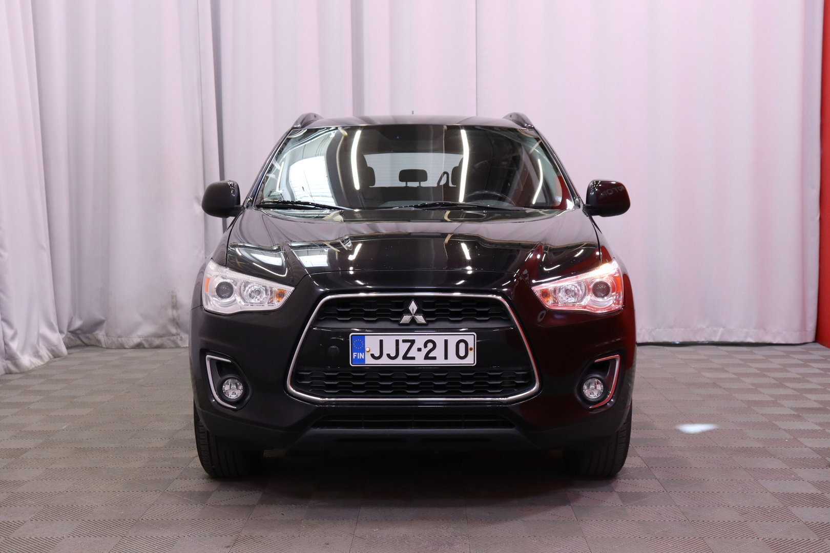 Mitsubishi - ASX - 1,6 MIVEC Invite 5MT // Autom. ilmastointi / Lohkolämmitin + sisähaara / Radio / Penkinlämmittimet / Vakkari // - Farmari