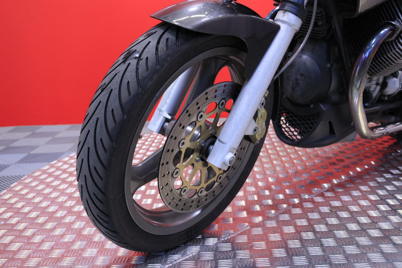 Moto Guzzi - Breva - 750 // Myydään Huutokaupat.com / 2x laukut / Hyvät renkaat // - Moottoripyörä