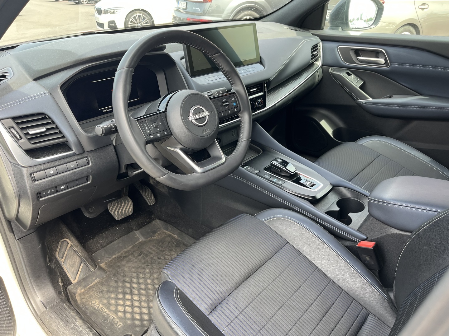 Nissan - Qashqai - e-POWER 2WD Tekna 2-tone - Maastoauto