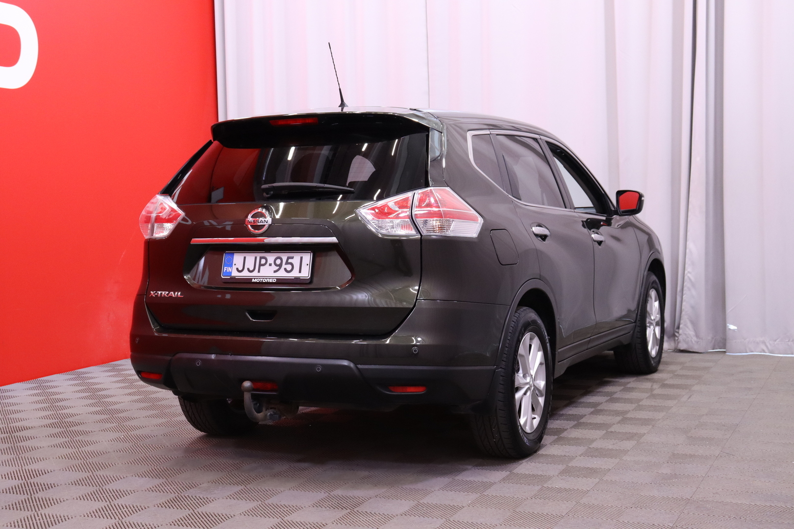 Nissan - X-Trail - dCi 130 Acenta 2WD Xtronic Moon // Lasikatto / Vetokoukku / Bluetooth // - Maastoauto