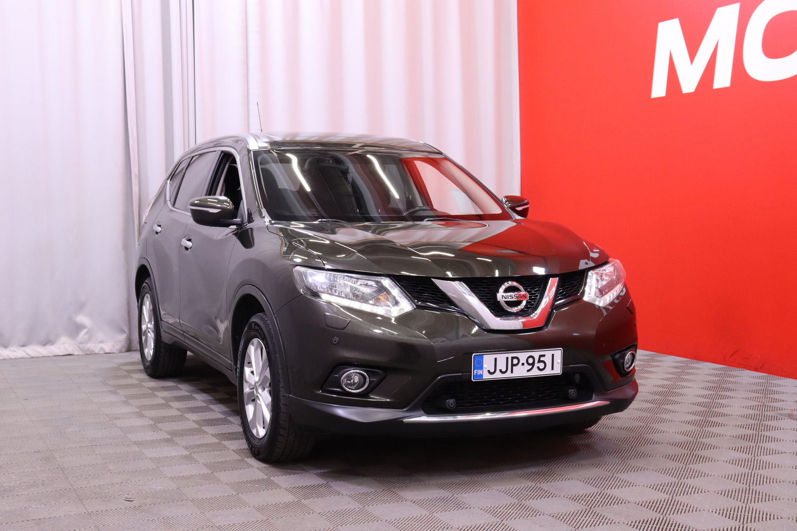 Nissan - X-Trail - dCi 130 Acenta 2WD Xtronic Moon // Lasikatto / Vetokoukku / Bluetooth // - Maastoauto
