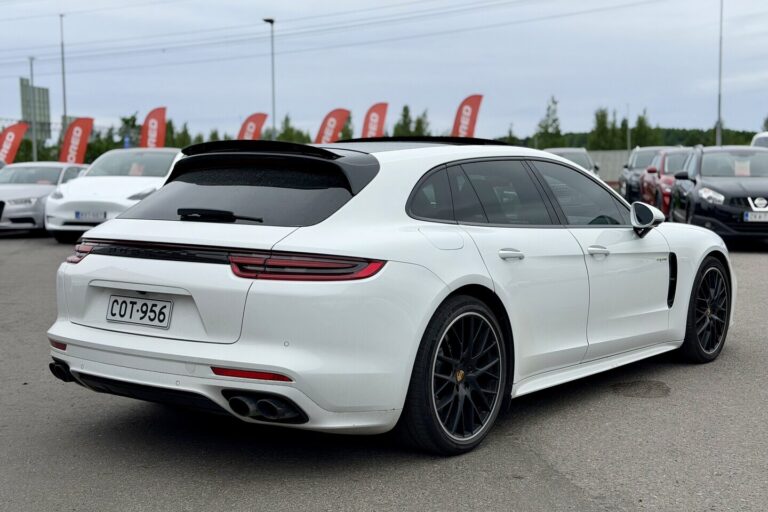 Porsche - Panamera - 4 E-Hybrid Sport Turismo // Jakoketju tehty! / ACC / Panorama / Bose / Sport Chrono // - Farmari
