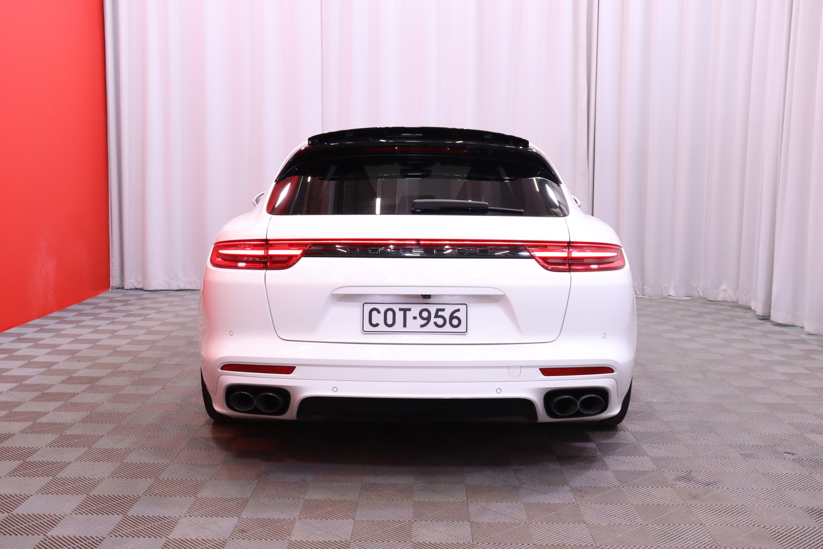 Porsche - Panamera - 4 E-Hybrid Sport Turismo // Sportchrono+ / Sportdesign / ACC / Panorama / Bose / PDLS+ / 360° // - Farmari