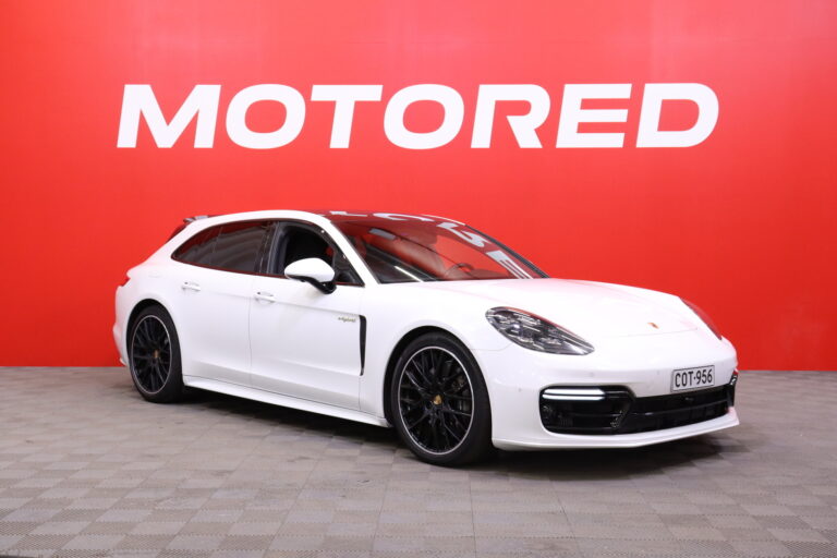 Porsche - Panamera - 4 E-Hybrid Sport Turismo // Jakoketju tehty! / ACC / Panorama / Bose / Sport Chrono&Design // - Farmari
