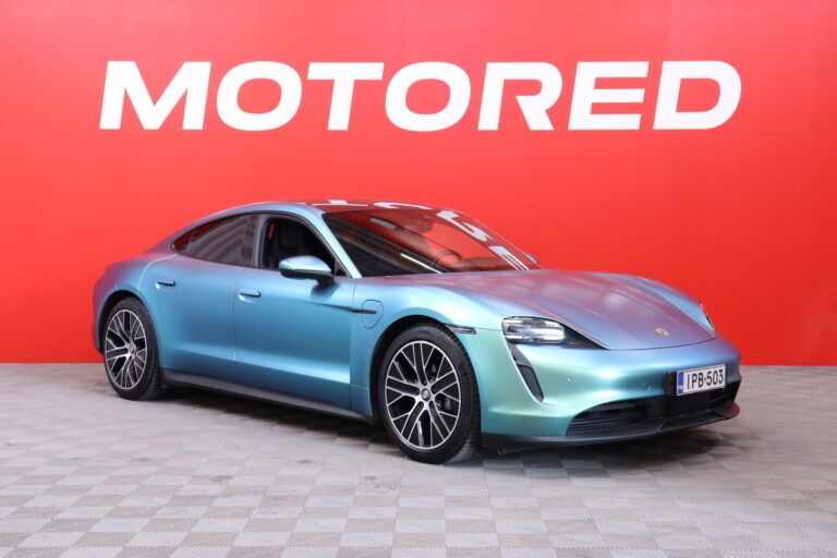 Porsche - Taycan - Base 350kW 93kWh Battery Performance+ // Innodrive / PASM / HUD / ACC / BOSE / 14-Suuntaiset Muistinahat / Lämpöpumppu - Sedan