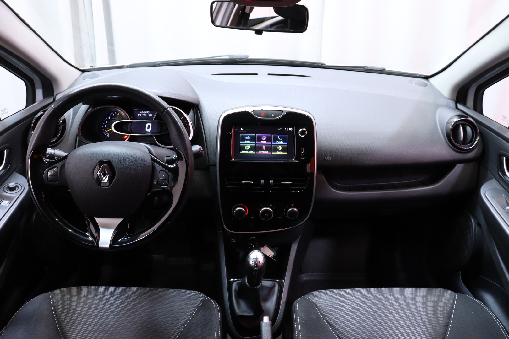 Renault - Clio - Sport Tourer Energy TCe 90 S&S Navi Style // 2.om Suomiauto / Vakkari / Lohkolämmitin / Bluetooth / Navi / 2x renkaat // - Farmari