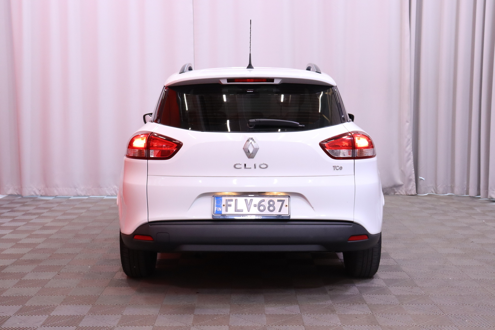 Renault - Clio - Sport Tourer Energy TCe 90 S&S Navi Style // 2.om Suomiauto / Vakkari / Lohkolämmitin / Bluetooth / Navi / 2x renkaat // - Farmari