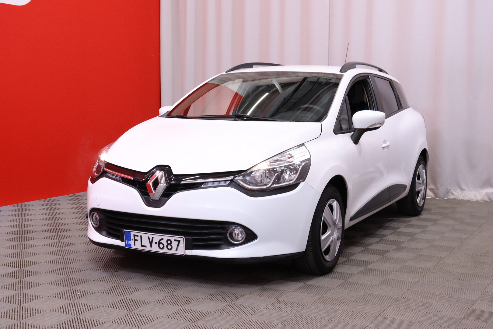 Renault - Clio - Sport Tourer Energy TCe 90 S&S Navi Style // 2.om Suomiauto / Vakkari / Lohkolämmitin / Bluetooth / Navi / 2x renkaat // - Farmari
