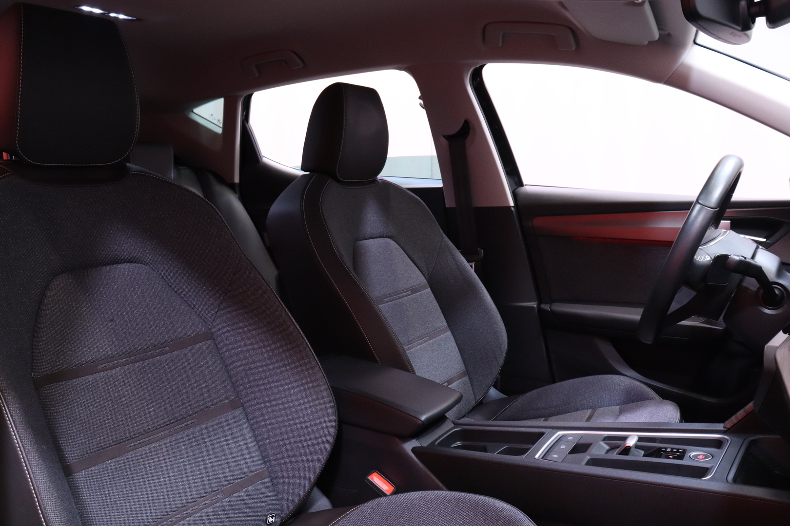 Seat - Leon - 1,4 PHEV 204 eHybrid Xcellence DSG // ACC / P.Kamera / Led-Ajovalot / Full Led / Keyless // - Viistoperä