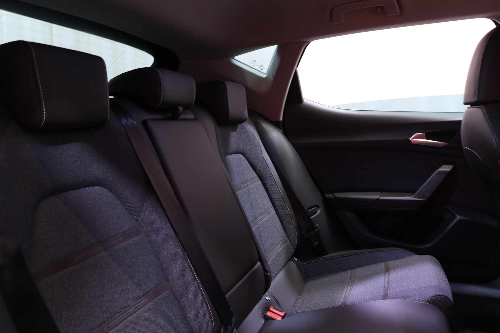 Seat - Leon - 1,4 PHEV 204 eHybrid Xcellence DSG // ACC / P.Kamera / Led-Ajovalot / Full Led / Keyless // - Viistoperä