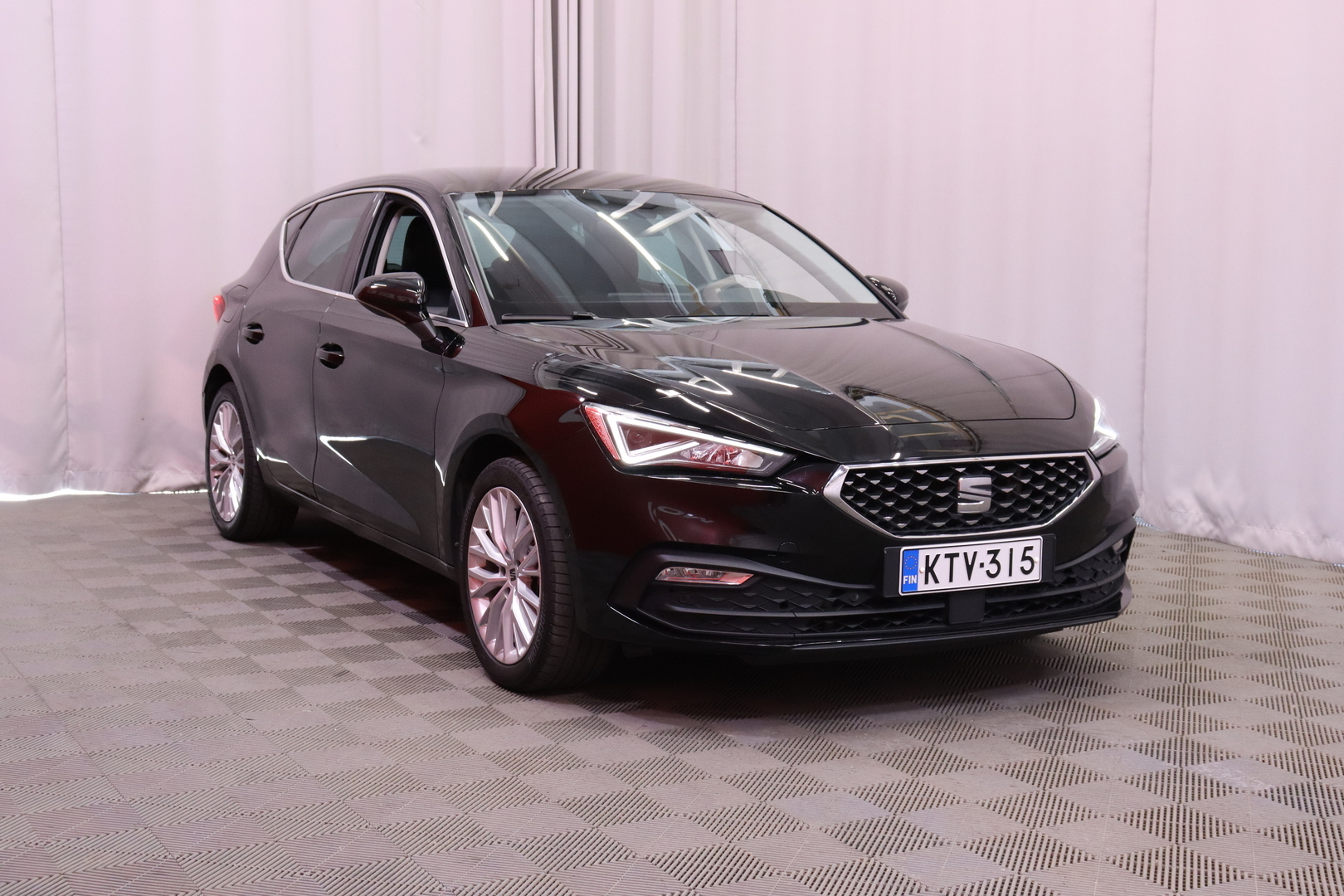 Seat - Leon - 1,4 PHEV 204 eHybrid Xcellence DSG // ACC / P.Kamera / Led-Ajovalot / Full Led / Keyless // - Viistoperä