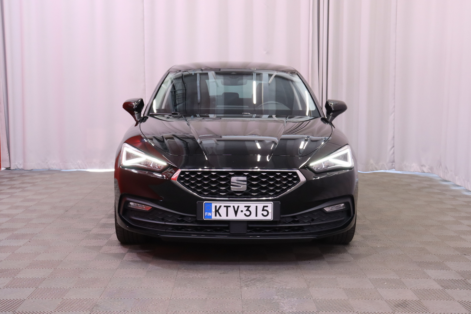 Seat - Leon - 1,4 PHEV 204 eHybrid Xcellence DSG // ACC / P.Kamera / Led-Ajovalot / Full Led / Keyless // - Viistoperä
