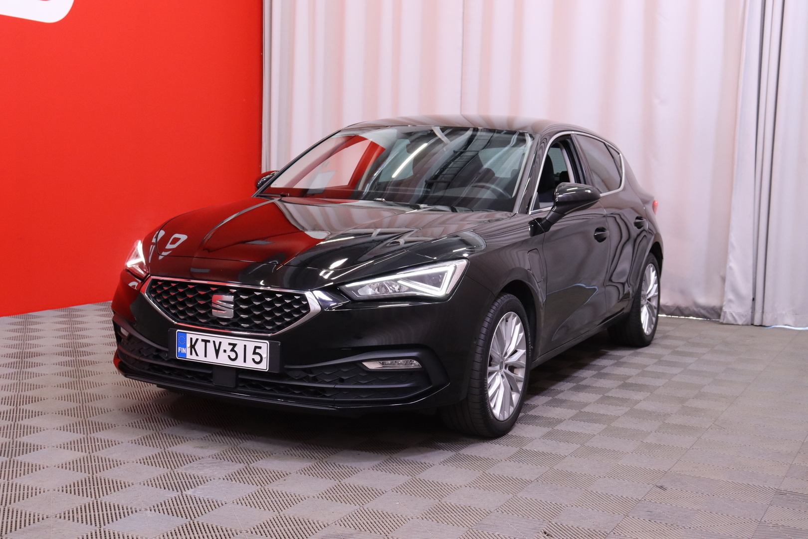 Seat - Leon - 1,4 PHEV 204 eHybrid Xcellence DSG // ACC / P.Kamera / Led-Ajovalot / Full Led / Keyless // - Viistoperä
