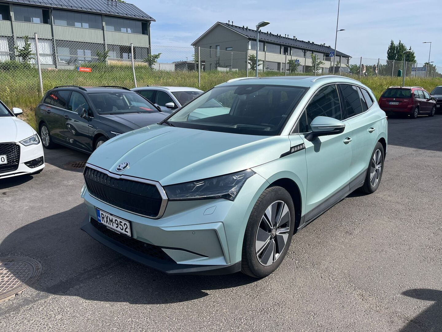 Skoda - Enyaq - ENYAQ 80 Farmari (AC) 5ov A // Matrix / ACC / Panorama / Koukku / HUD / DCC / Koukku / Muistip / Nahat // - Farmari