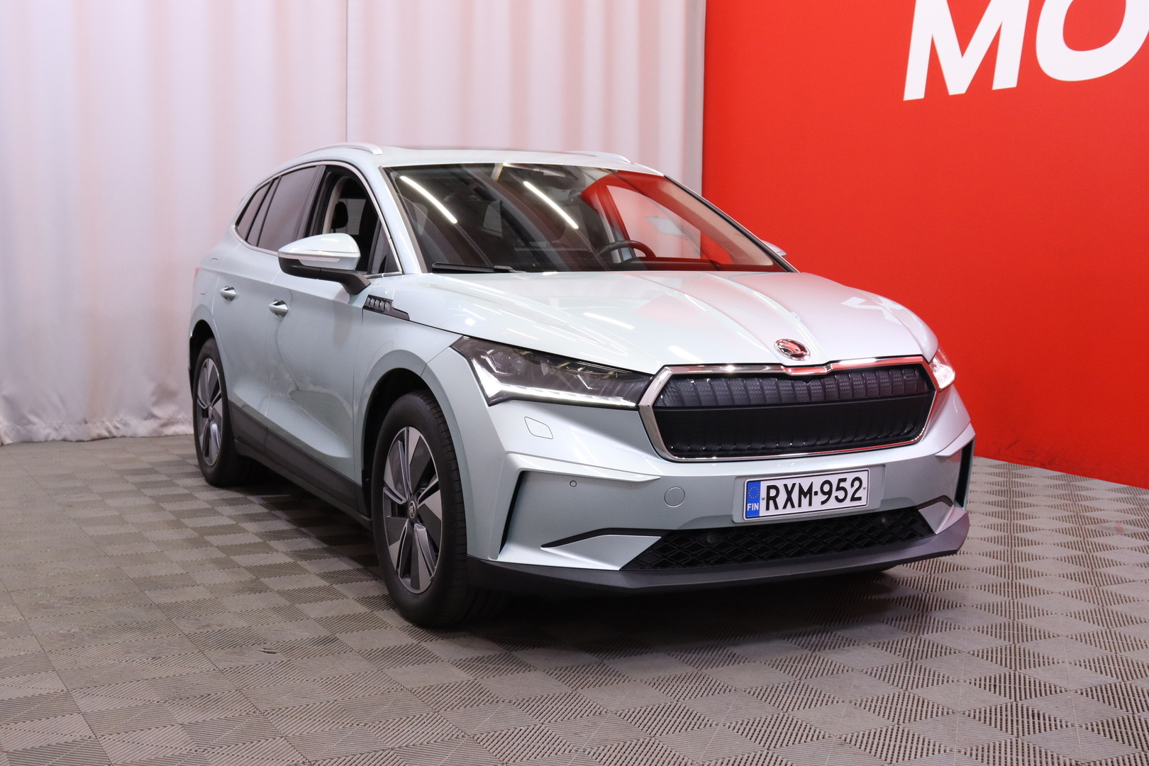 Skoda - Enyaq - 80 iV // Desing Suite / DCC-alusta / Matrix / ACC / Panorama / Koukku / HUD / / Koukku / Muistipaketti / - Maastoauto