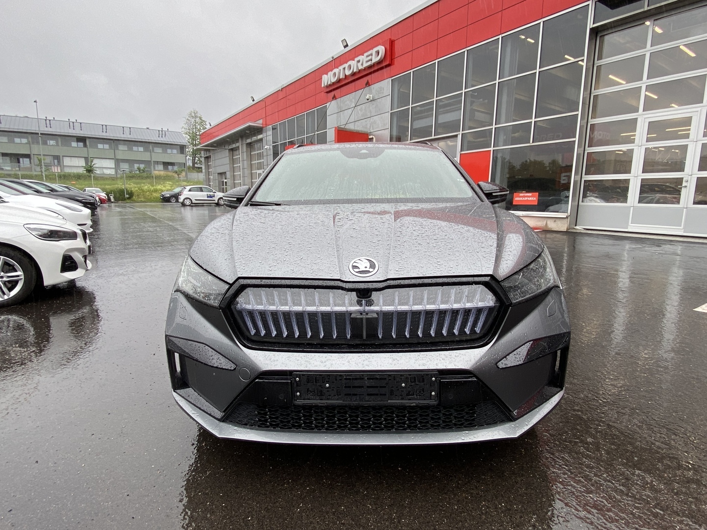 Skoda - Enyaq - iV 80x Sportline / Matrix LED / ACC / Koukku / Kamera / Canton / ILP / Hieronta / Muistipenkit - Maastoauto