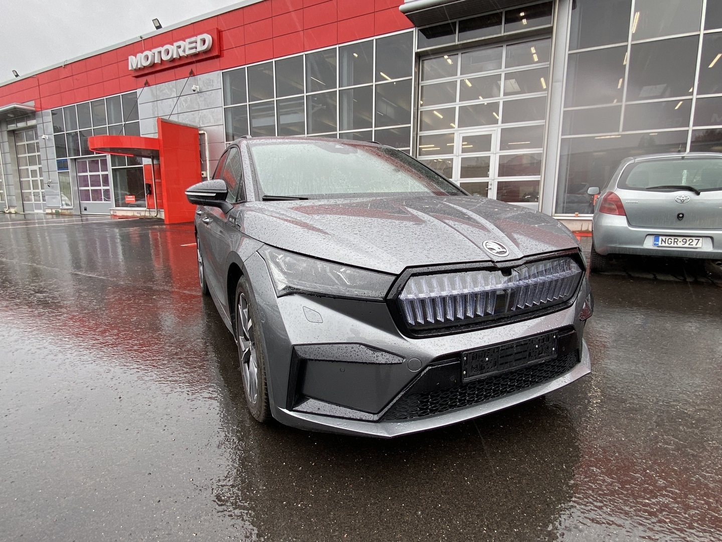 Skoda - Enyaq - iV 80x Sportline / Matrix LED / ACC / Koukku / Kamera / Canton / ILP / Hieronta / Muistipenkit - Maastoauto