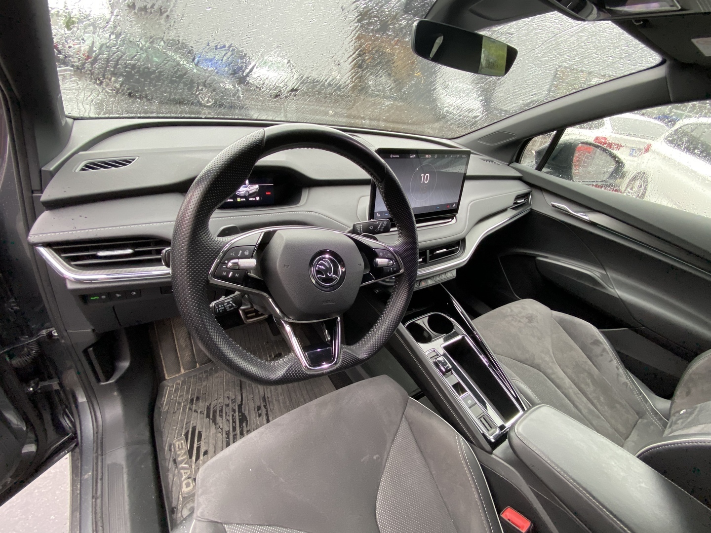 Skoda - Enyaq - iV 80x Sportline / Matrix LED / ACC / Koukku / Kamera / Canton / ILP / Hieronta / Muistipenkit - Maastoauto