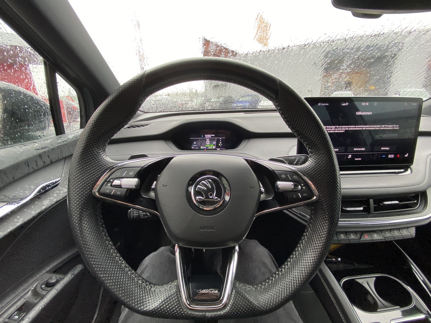 Skoda - Enyaq - iV 80x Sportline / Matrix LED / ACC / Koukku / Kamera / Canton / ILP / Hieronta / Muistipenkit - Maastoauto