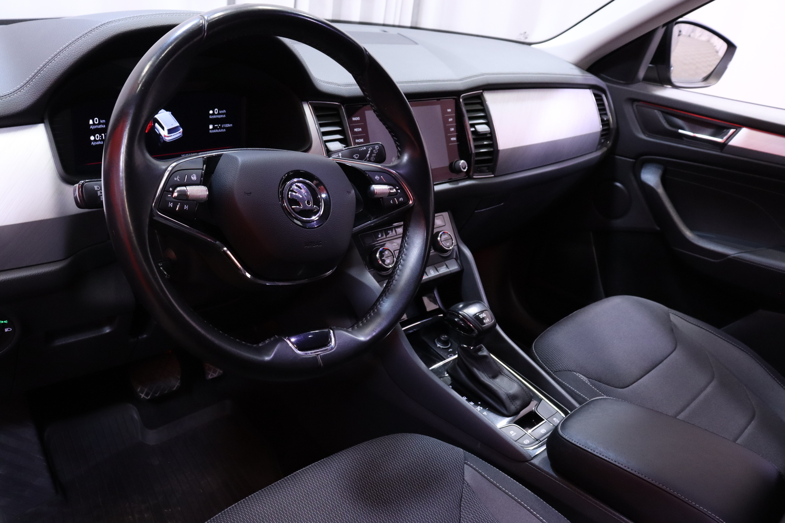 Skoda - Kodiaq - 2.0 TDI 150 4x4 Ambition DSG Autom. / 1.Om Suomi-auto / 7p / Webasto / ACC / Koukku / - Farmari