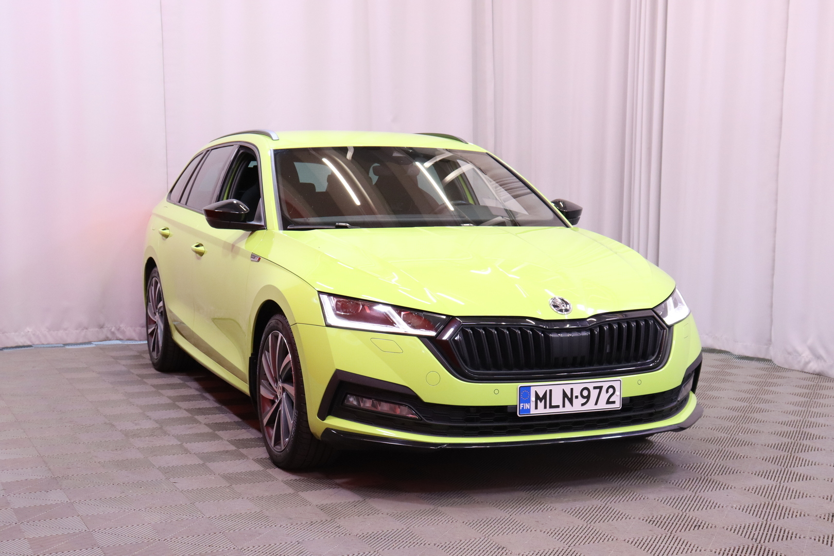 Skoda - Octavia - Combi 1.5 TSI SportLine eTEC DSG Autom // 1.Om Suomi-auto / ACC / Webasto / Matrix / Kamera / Columbus / Navi // - Farmari