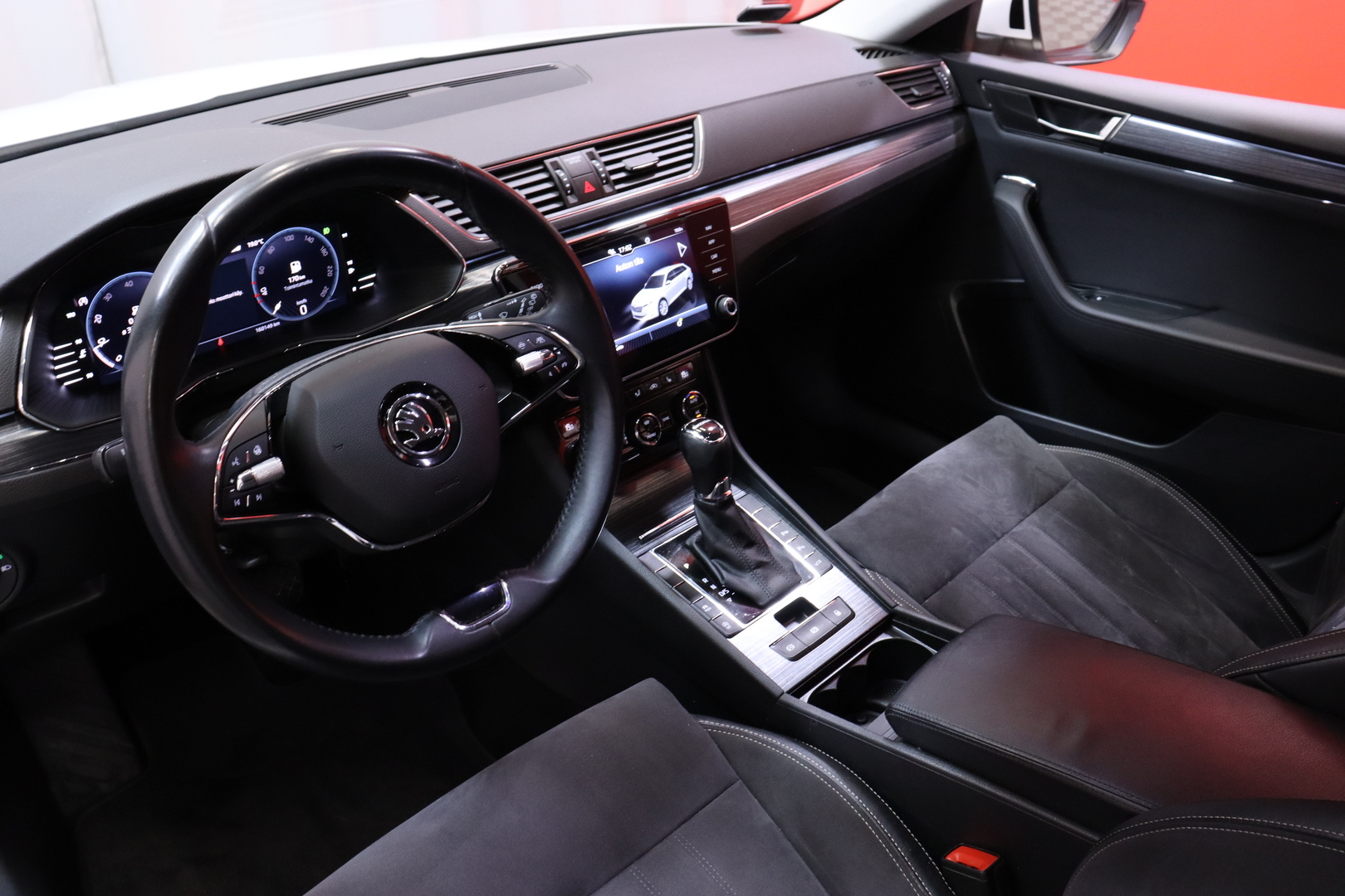 Skoda - Superb - Combi 1.5 TSI ACT Style BusinessLine DSG Autom. // Suomi-auto / Seisonta-lämmitys / MirrorLink / Navi / ACC // - Farmari