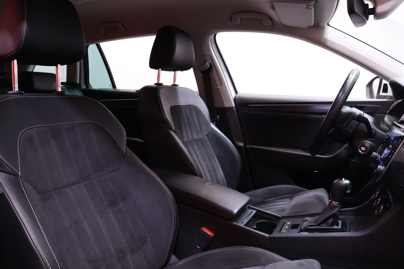 Skoda - Superb - Combi 1.5 TSI ACT Style BusinessLine DSG Autom. // Suomi-auto / Seisonta-lämmitys / MirrorLink / Navi / ACC // - Farmari