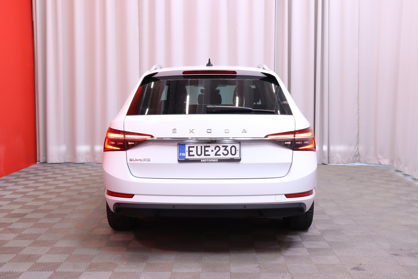 Skoda - Superb - Combi 1.5 TSI ACT Style BusinessLine DSG Autom. // Suomi-auto / Seisonta-lämmitys / MirrorLink / Navi / ACC // - Farmari