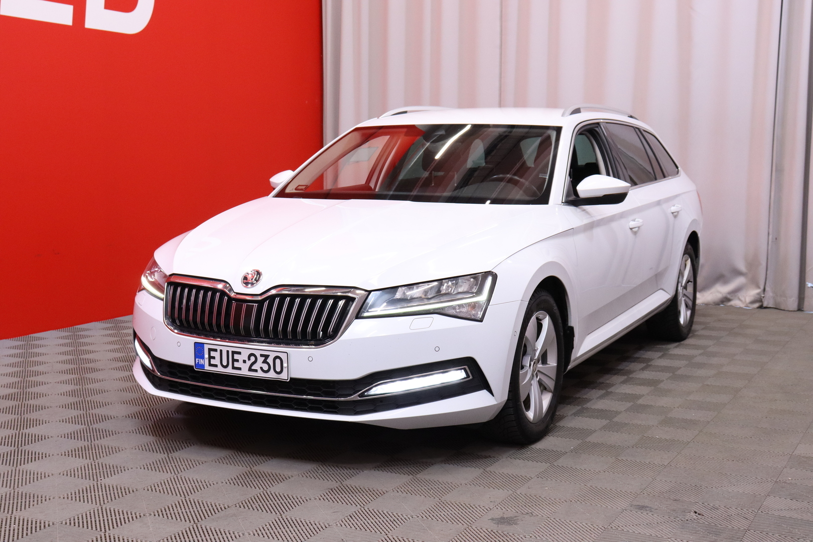 Skoda - Superb - Combi 1.5 TSI ACT Style BusinessLine DSG Autom. // Suomi-auto / Seisonta-lämmitys / MirrorLink / Navi / ACC // - Farmari