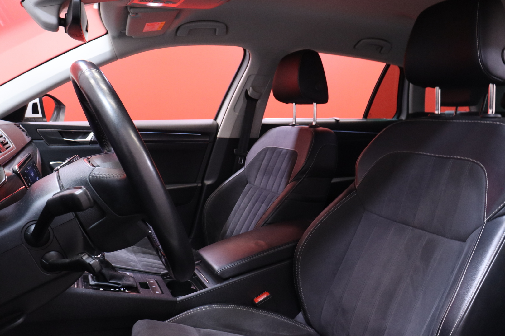 Skoda - Superb - Combi 1.5 TSI ACT Style BusinessLine DSG Autom. // Suomi-auto / Seisonta-lämmitys / MirrorLink / Navi / ACC // - Farmari