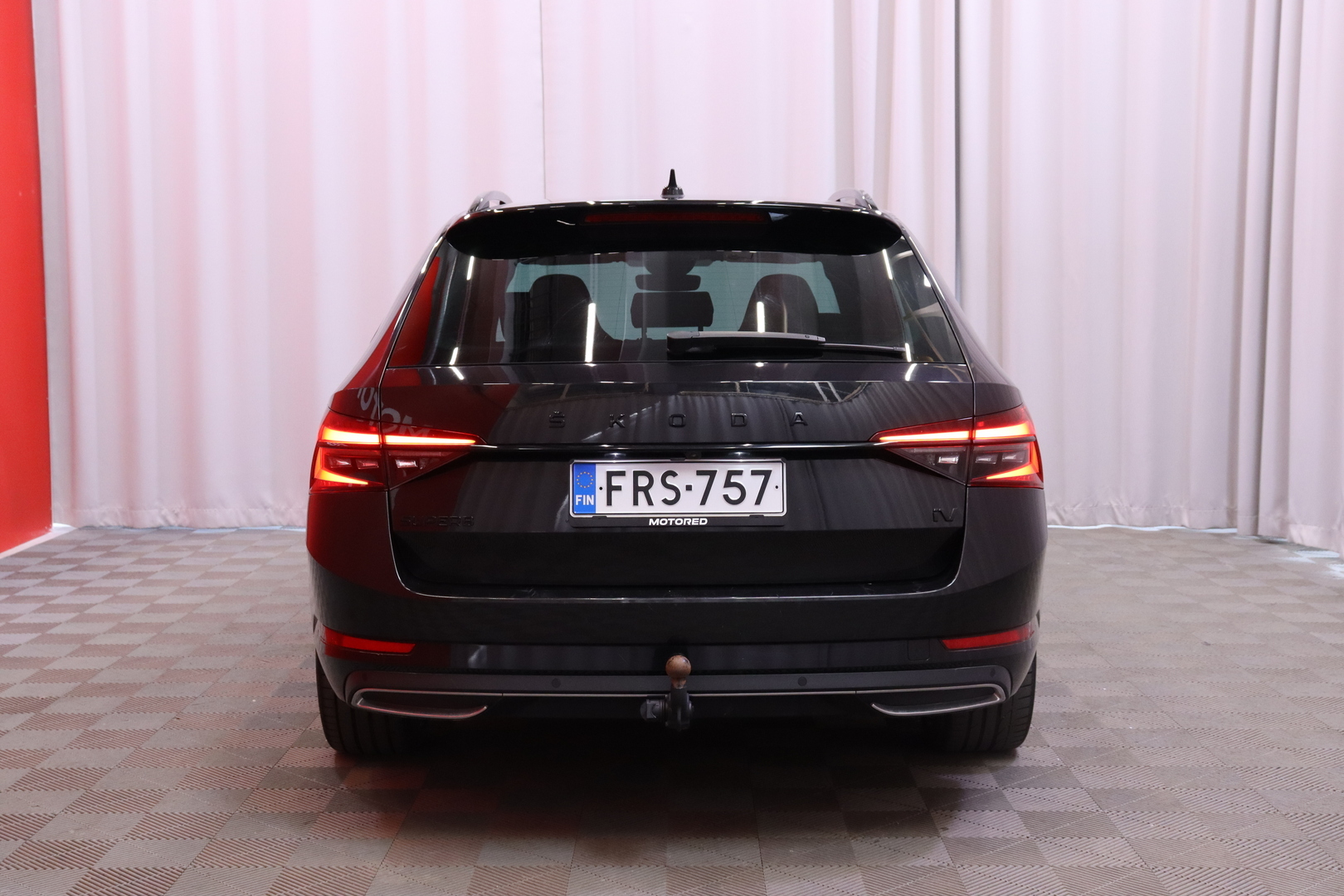 Skoda - Superb - Combi 1.4 TSI PHEV SportLine iV DSG Autom. // Canton / Matrix LED / Webasto / ACC / Vetokoukku / Navi / AppleCarPlay // - Farmari
