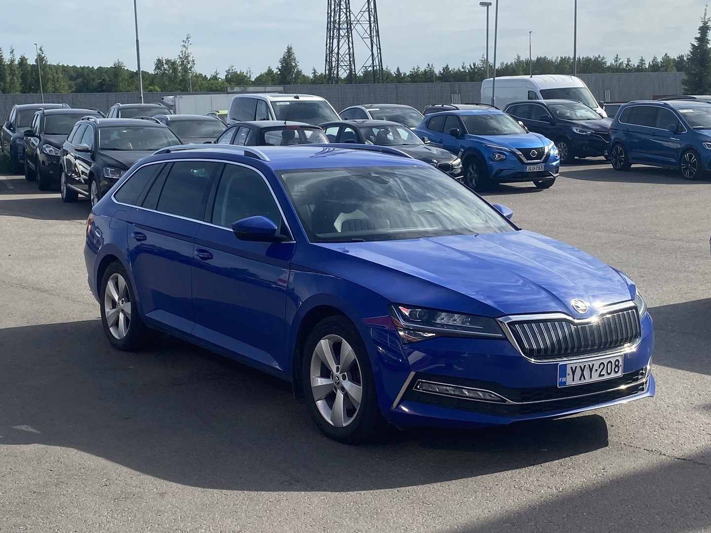 Skoda - Superb - Combi 1,4 TSI PHEV Style Business Edition iV DSG // ACC // Matrix // Koukku // Webasto // Hifit // - Farmari