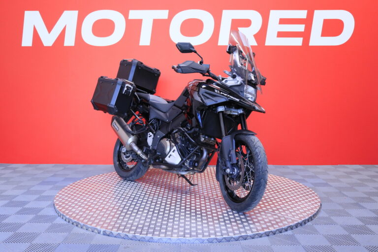 Suzuki - DL - 1050XT V-Strom // 3x laukut / Navi / Akrapovic / Cruise / Kahvanlämmittimet // - Moottoripyörä