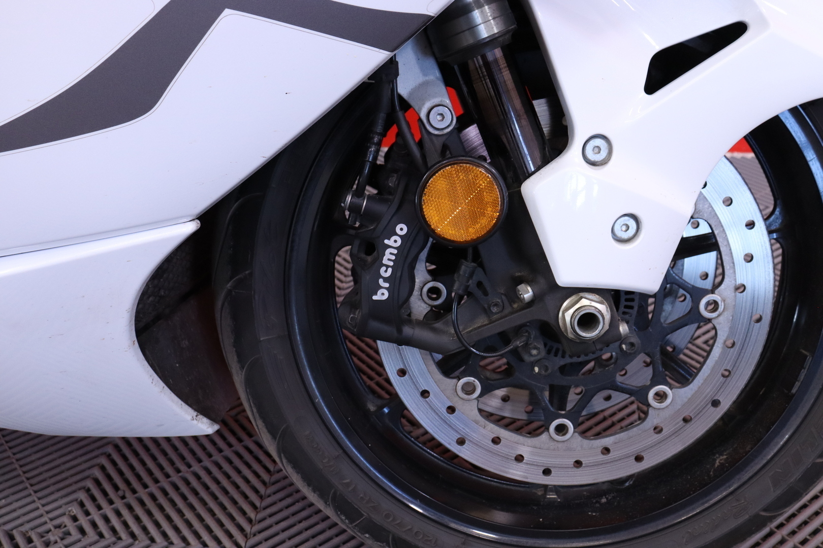 Suzuki - GSX - 1300R Hayabusa // Akrapovic / Suomi-pyörä / Huoltokirja / LC / TC / Cruise / Nyt on hieno! // - Moottoripyörä