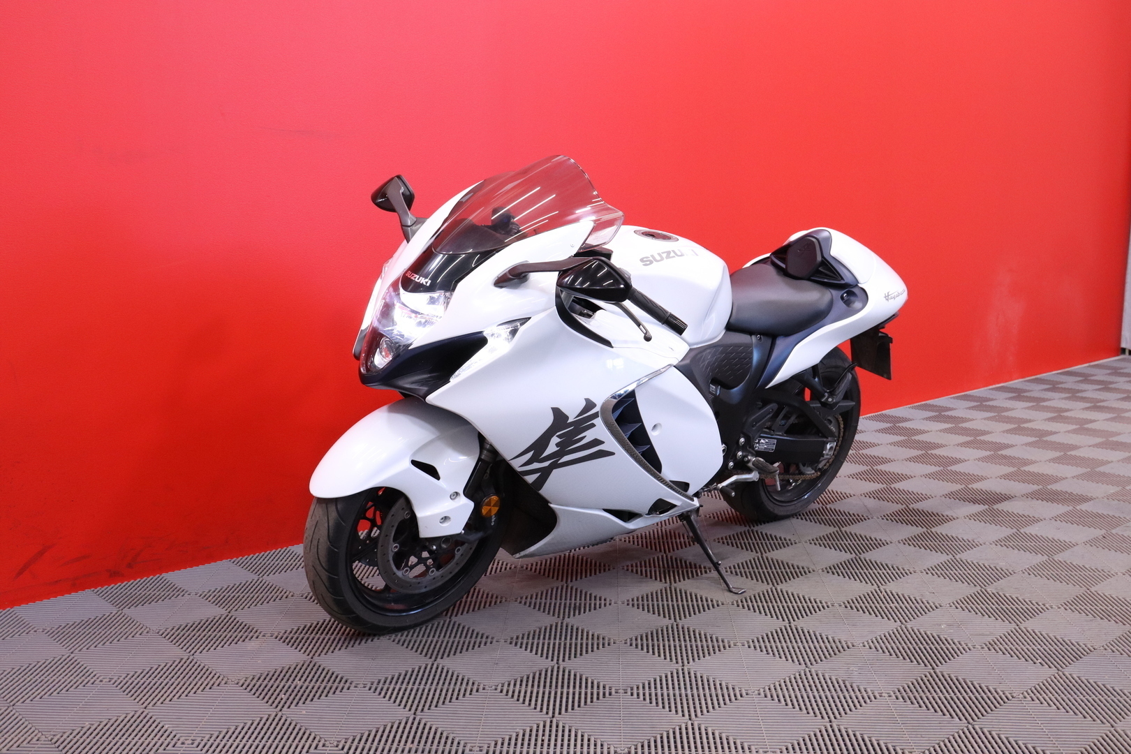 Suzuki - GSX - 1300R Hayabusa // Akrapovic / Suomi-pyörä / Huoltokirja / LC / TC / Cruise / Nyt on hieno! // - Moottoripyörä