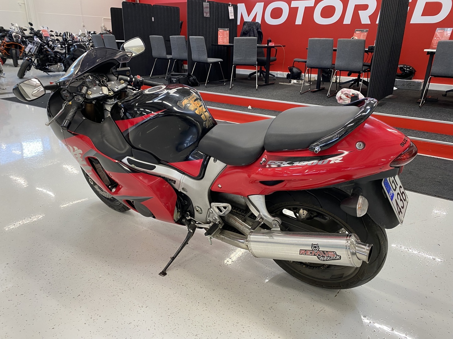 Suzuki - GSX - 1300R Hayabusa // Juuri saapunut! / Pienet kilsat / Siistikuntoinen / Hyvät renkaat / Remus // - Moottoripyörä