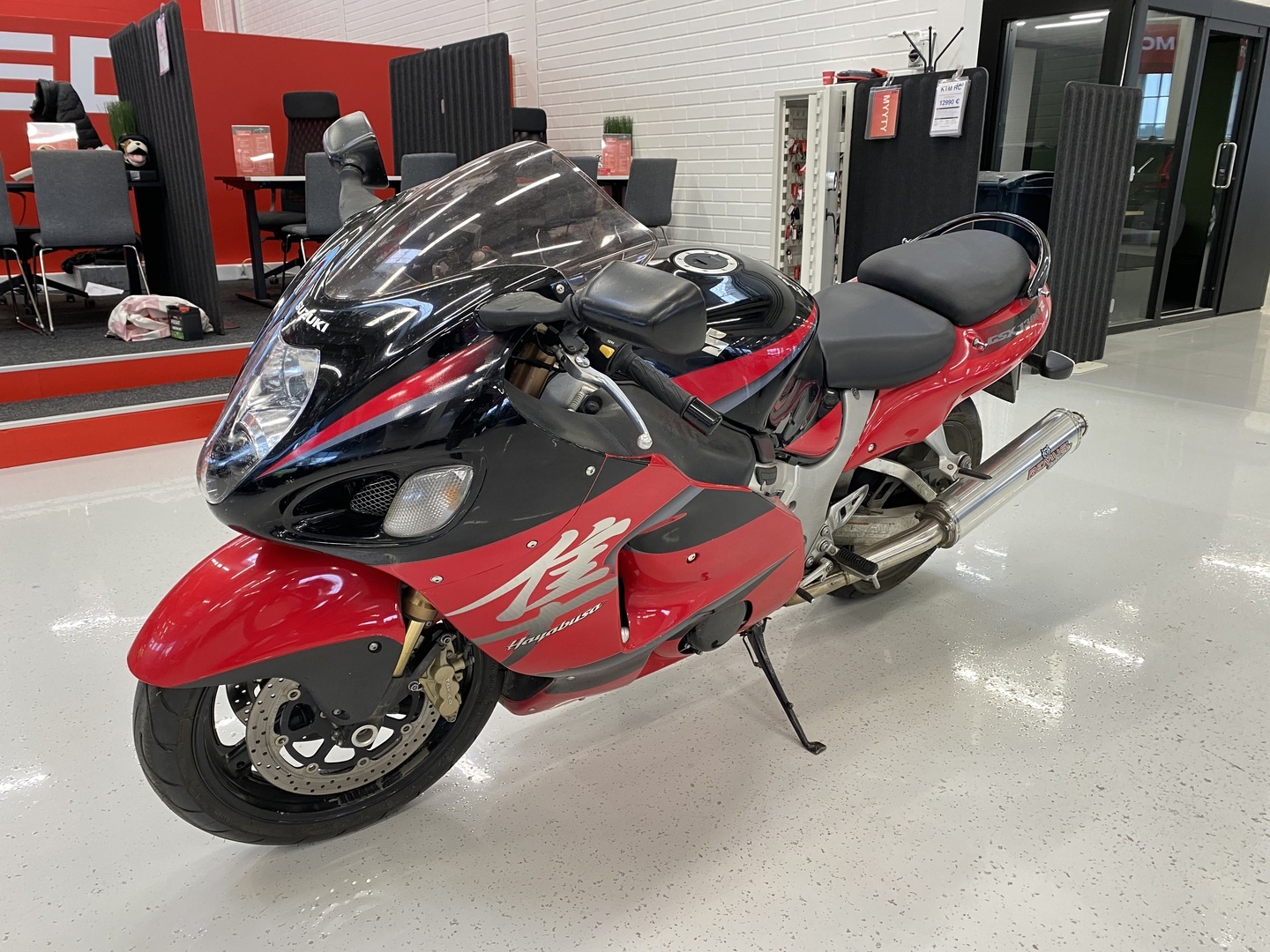 Suzuki - GSX - 1300R Hayabusa // Juuri saapunut! / Pienet kilsat / Siistikuntoinen / Hyvät renkaat / Remus // - Moottoripyörä