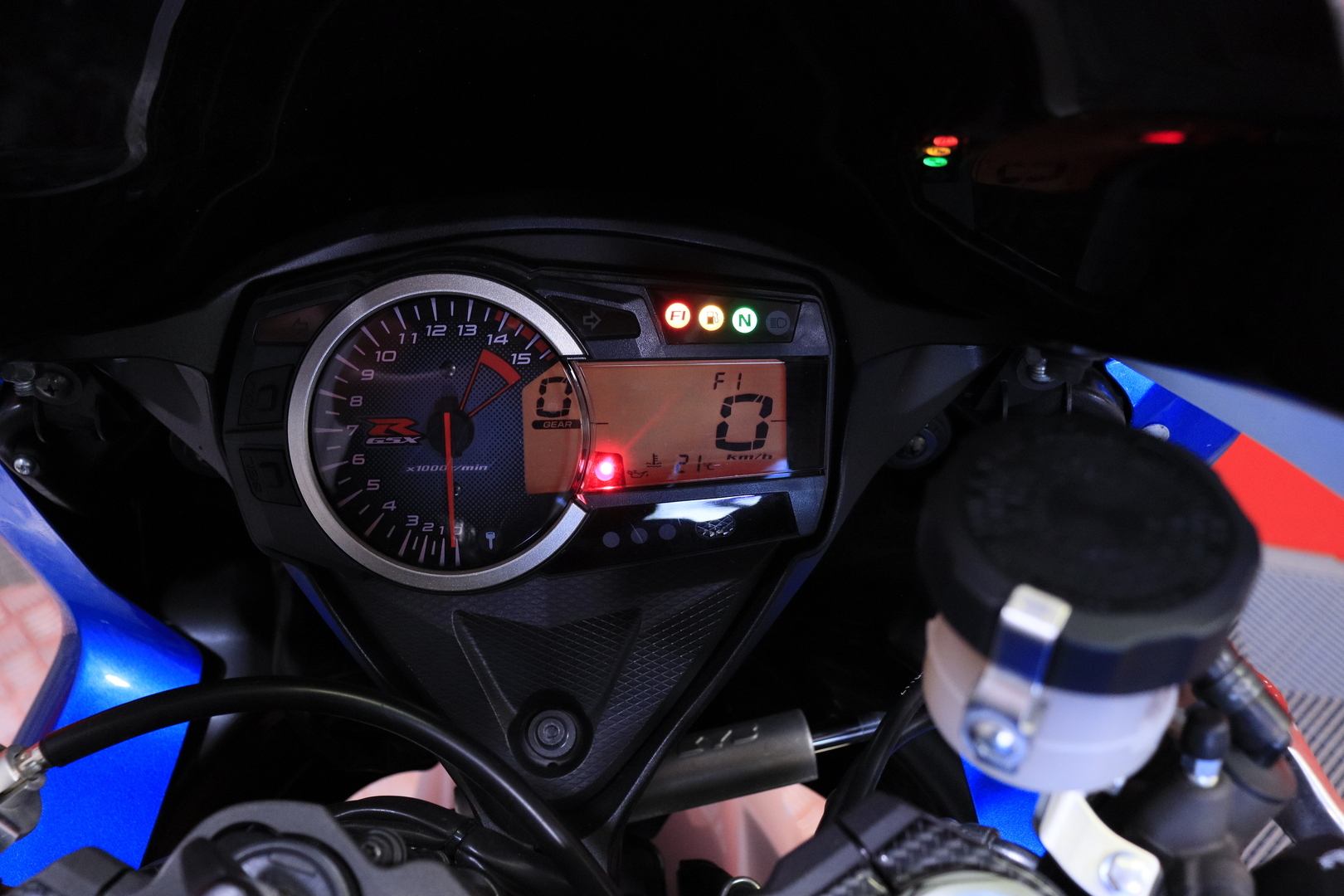 Suzuki - GSX-R - 1000 // Yoshimura / Huoltokirja / KYB // - Moottoripyörä