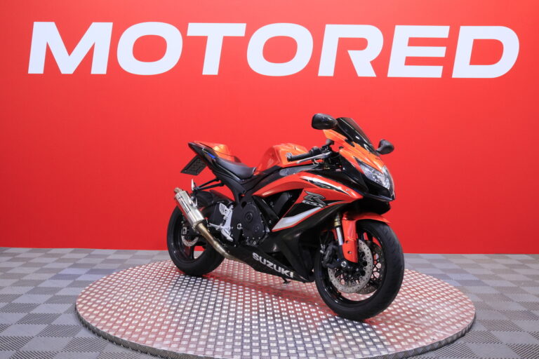 Suzuki - GSX-R - 600 // Juuri saapunut! / Yoshimura kokoputkisto / Ducktail // - Moottoripyörä