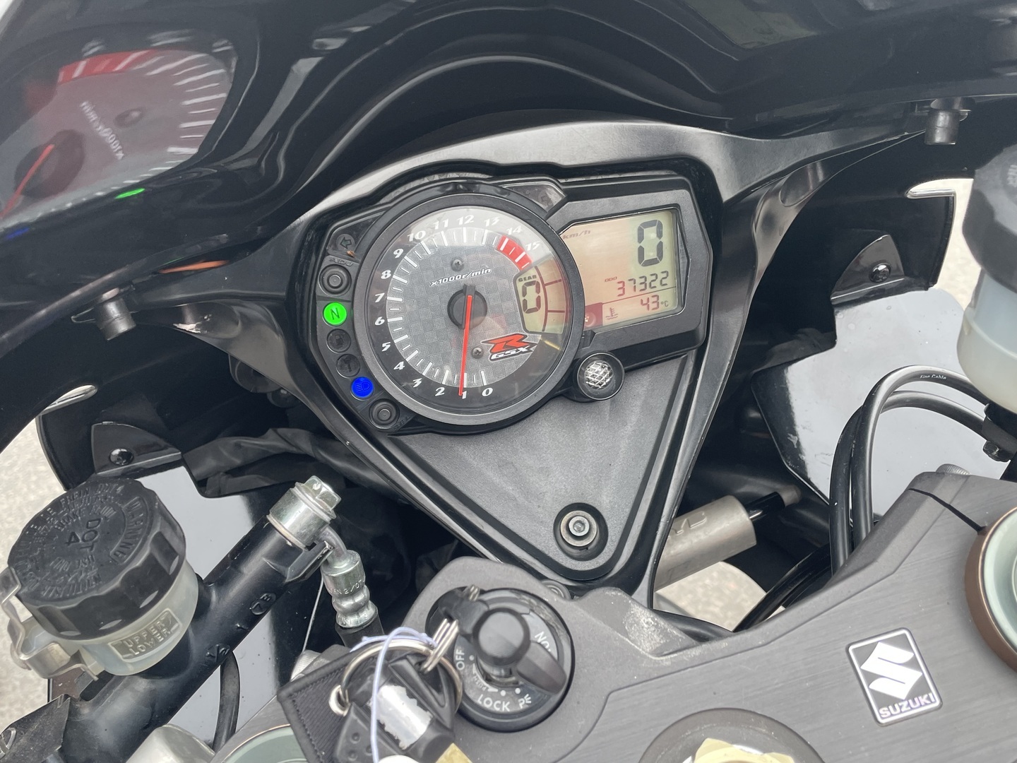 Suzuki - GSX-R - 1000 // Juuri saapunut! / Ducktail / Slipari / Vaihdenäyttö // - Moottoripyörä