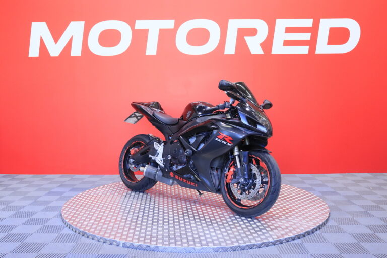 Suzuki - GSX-R - 600 // Juuri saapunut! / LeoVince / Kaatumatapit / Ducktail // - Moottoripyörä